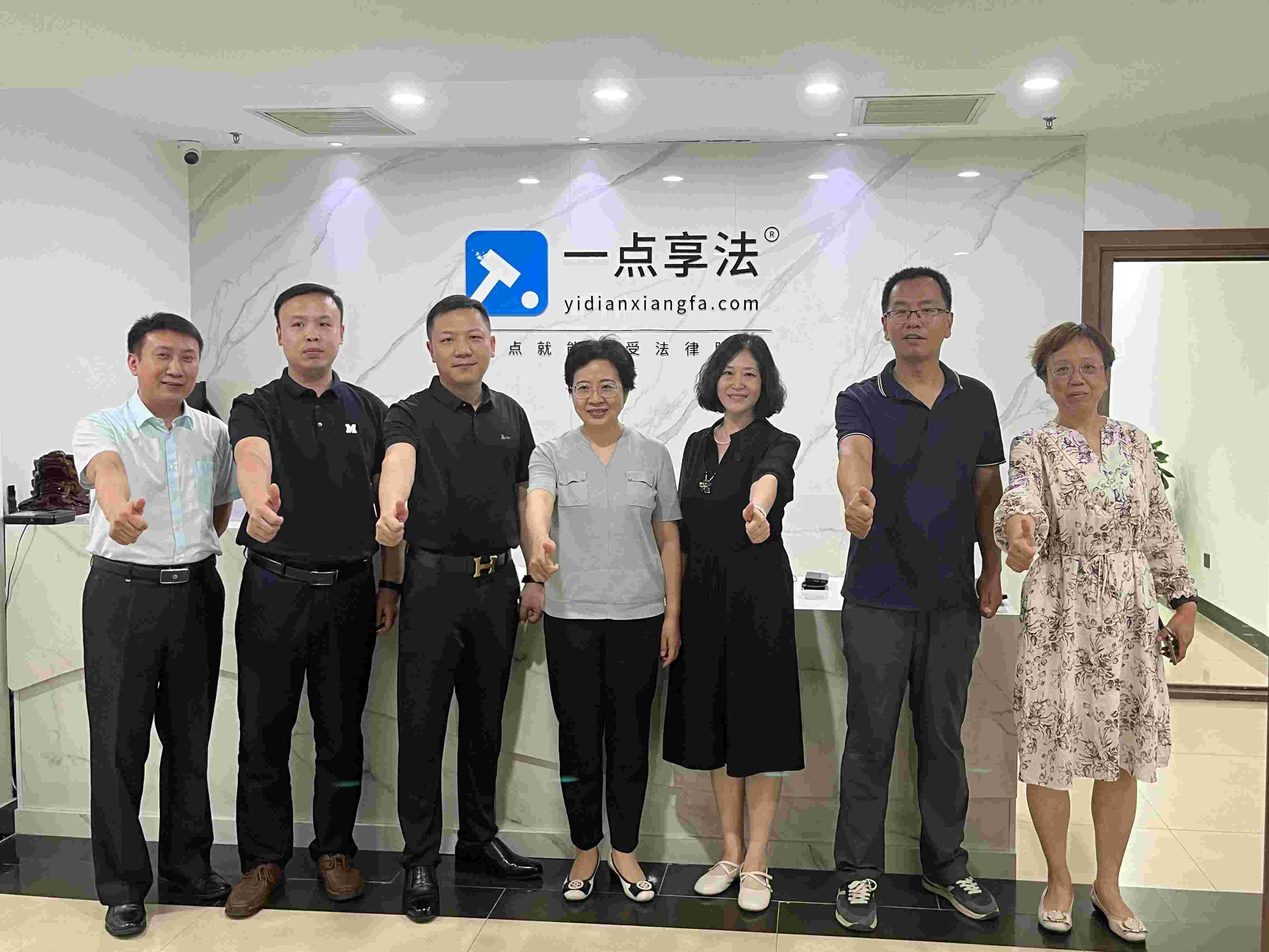 a7ecab377fae9f9d9011012b8f6d1b9.jpg